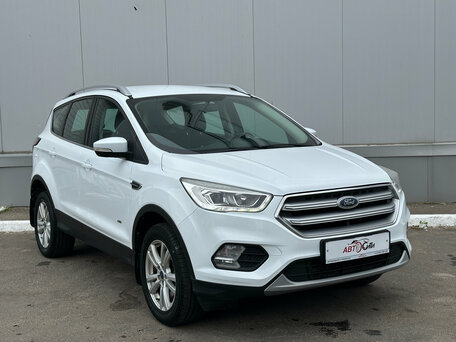 2018 Ford Kuga II Рестайлинг, белый, 1650000 рублей, вид 3