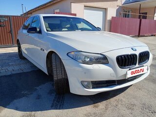 2010 BMW 5 серии 523i VI (F10/F11/F07), белый, 1500000 рублей, вид 3