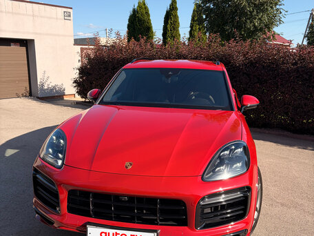 2021 Porsche Cayenne GTS III, красный, вид 2