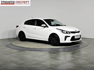 2017 Kia Rio IV, белый, 1276000 рублей, вид 3