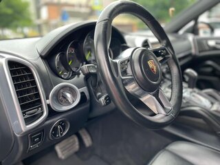 2015 Porsche Cayenne S E-Hybrid II Рестайлинг (958), чёрный, 3600000 рублей, вид 4