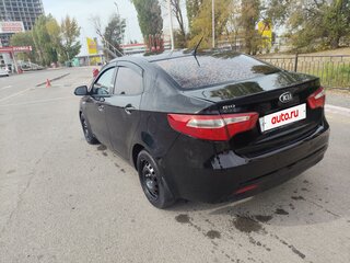 2013 Kia Rio 4-speed III, чёрный, 655000 рублей, вид 5