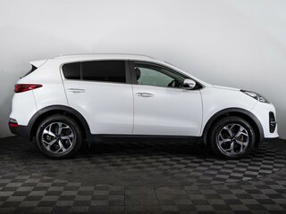 2018 Kia Sportage IV Рестайлинг, белый, 2290000 рублей, вид 5