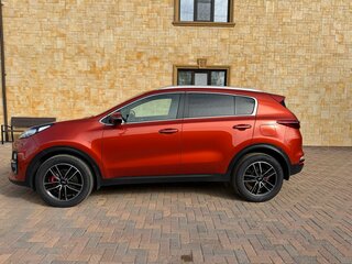 2020 Kia Sportage IV Рестайлинг, оранжевый, 2400000 рублей, вид 4