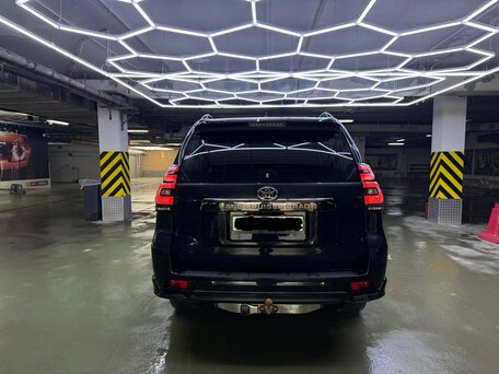 2021 Toyota Land Cruiser Prado 150 Series Рестайлинг 2, чёрный, 7000000 рублей, вид 5