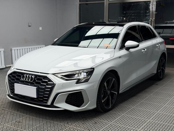 2022 Audi A3 Sportback 35 TFSI IV (8Y), белый, 2255000 рублей