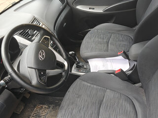 2015 Hyundai Solaris I Рестайлинг, серебристый, 555000 рублей, вид 3