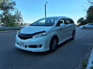 2010 Toyota Wish II, белый, 1150000 рублей, вид 1