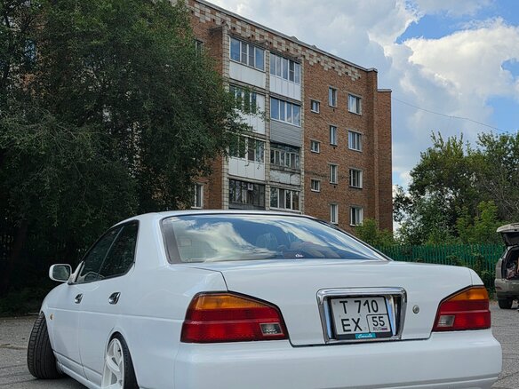 1998 Nissan Laurel VIII (C35), белый, 750000 рублей - вид 8