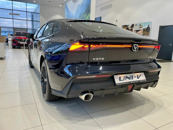 2025 Changan UNI-V I, чёрный, 3479900 рублей - вид 10