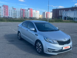 2015 Kia Rio III Рестайлинг, серебристый, 1000000 рублей, вид 3
