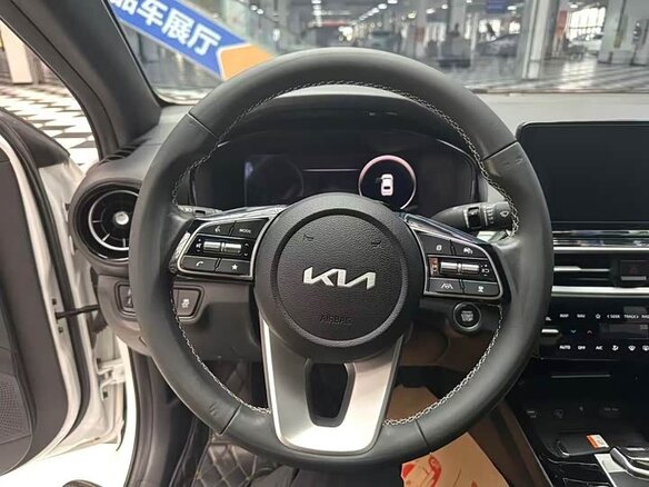 2023 Kia K3 II (China Market) Рестайлинг, белый, 1150055 рублей - вид 7