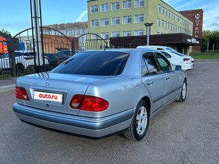 1998 Mercedes-Benz E-Класс 240 II (W210, S210), серебристый, 950000 рублей, вид 5