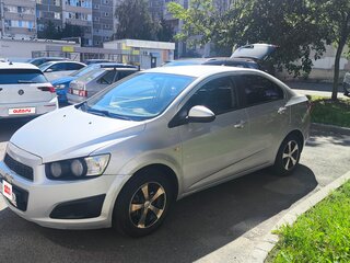 2012 Chevrolet Aveo II, серебристый, 520000 рублей, вид 1