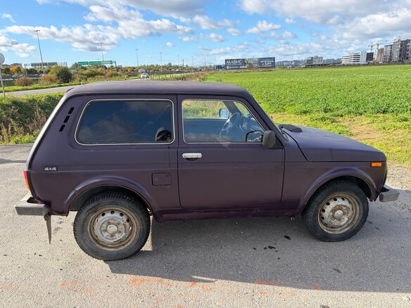 2011 Lada (ВАЗ) 2121 (4x4) I Рестайлинг, пурпурный, 220000 рублей - вид 2