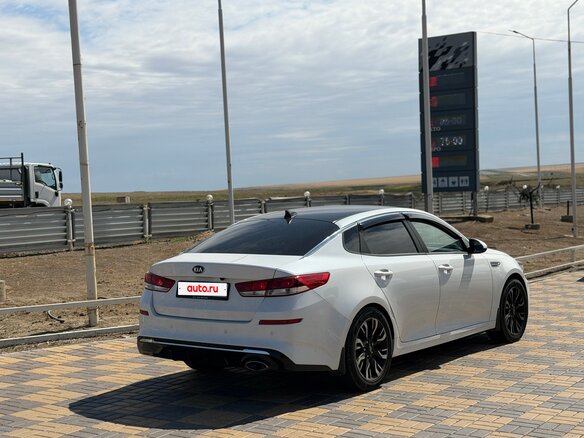 2019 Kia Optima IV Рестайлинг, белый - вид 4