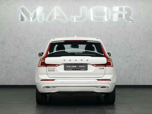 2025 Volvo XC60 II Рестайлинг, белый - вид 5