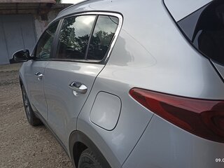 2019 Kia Sportage IV Рестайлинг, серебристый, 1900000 рублей, вид 3