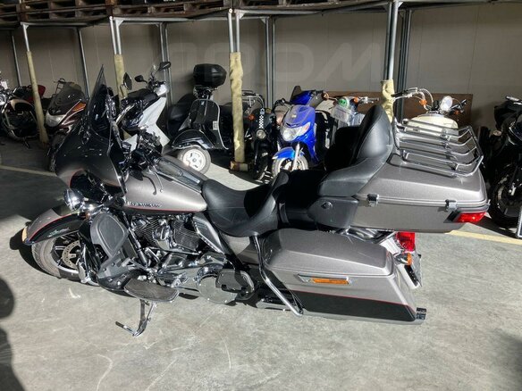 2017 Harley-Davidson Electra Glide, серый, 1750000 рублей - вид 1