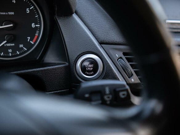 2011 BMW X1 18i I (E84), коричневый - вид 13