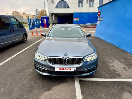 2018 BMW 5 серии 520d VII (G30/G31/G38), серый, 3490000 рублей, вид 2