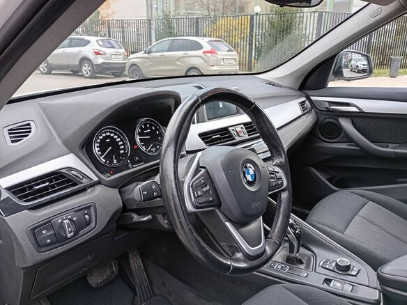 2019 BMW X1 18i sDrive II (F48), белый, 1850000 рублей - вид 7