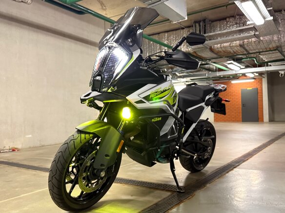 2024 KTM 1290 Super Adventure S, белый
