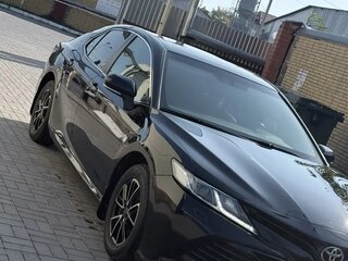 2018 Toyota Camry VIII (XV70), чёрный, 1850000 рублей, вид 5