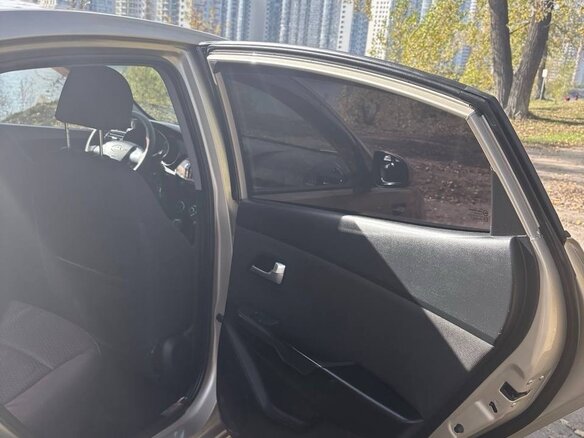 2012 Kia Rio 4-speed III, бежевый, 730000 рублей - вид 15