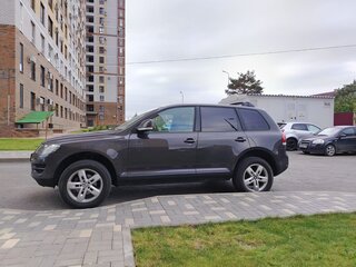 2008 Volkswagen Touareg I Рестайлинг, коричневый, 1270000 рублей, вид 3