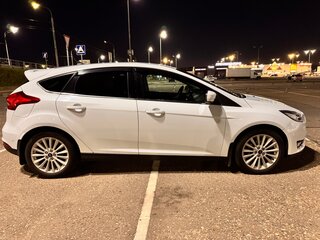 2017 Ford Focus III Рестайлинг, белый, 880000 рублей, вид 4
