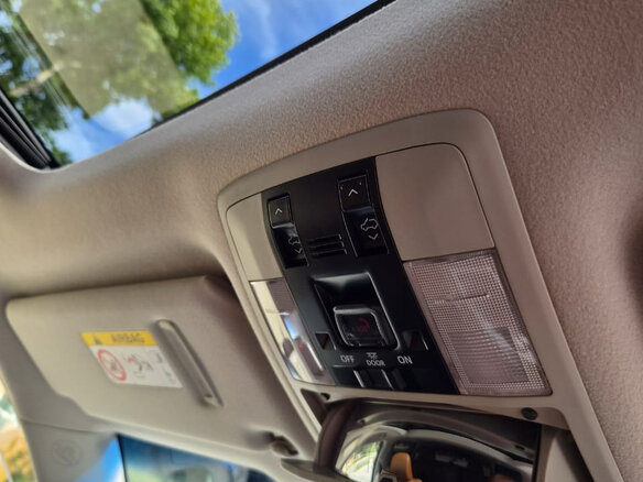 2022 Toyota Land Cruiser Prado 150 Series Рестайлинг 3, белый, 6350000 рублей - вид 21