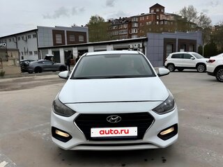 2018 Hyundai Solaris II, белый, 809000 рублей, вид 2