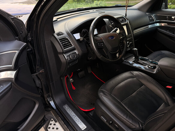 2016 Ford Explorer V Рестайлинг, чёрный, 2350000 рублей - вид 5