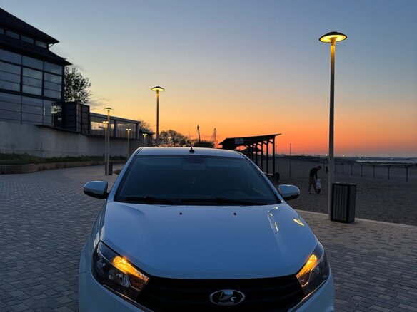 2018 Lada (ВАЗ) Vesta I, белый, 950000 рублей - вид 1