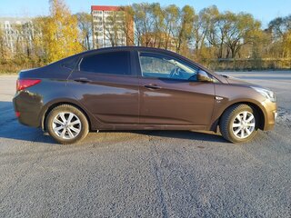 2016 Hyundai Solaris I Рестайлинг, коричневый, 1130000 рублей, вид 4
