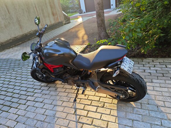 2017 Ducati Monster 821, красный, 600000 рублей - вид 3