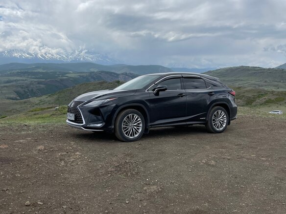 2022 Lexus RX 450h IV Рестайлинг, чёрный, 7520000 рублей - вид 10