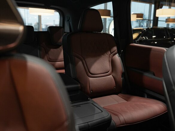2025 Infiniti QX80 II, серый, 17990000 рублей - вид 17