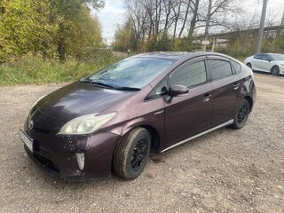 2013 Toyota Prius III Рестайлинг (XW30), фиолетовый, 950000 рублей, вид 4