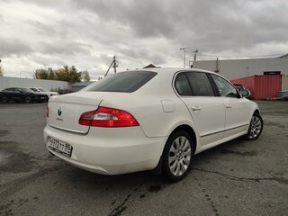 2011 Skoda Superb DSG II, белый, 890000 рублей, вид 3