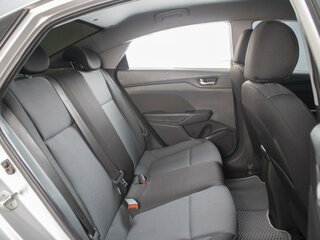 2017 Hyundai Solaris II, серебристый, 1116000 рублей, вид 5