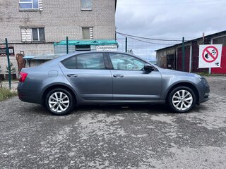 2017 Skoda Octavia III (A7) Рестайлинг, серый, 1350000 рублей, вид 3
