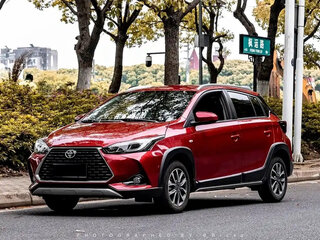 2022 Toyota Yaris L XP150 Рестайлинг, красный, 1280999 рублей, вид 1