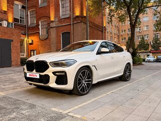 2019 BMW X6 30d III (G06), белый, 8000000 рублей, вид 1