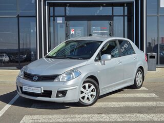 2010 Nissan Tiida I Рестайлинг, серебристый, 730000 рублей, вид 1