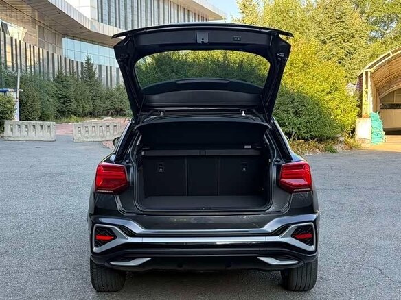 2022 Audi Q2 L 35 TFSI I Рестайлинг, серый, 2100000 рублей - вид 5