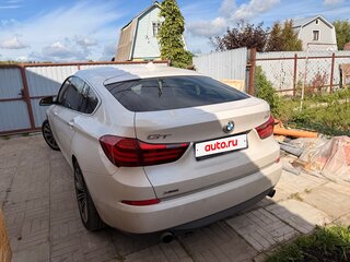 2014 BMW 5 серии Gran Turismo 535i xDrive VI (F10/F11/F07) Рестайлинг, белый, 2500000 рублей, вид 2