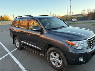 2013 Toyota Land Cruiser 200 Series Рестайлинг 1, серый, 5300000 рублей, вид 2
