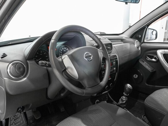 2015 Nissan Terrano III (D10), серый - вид 4